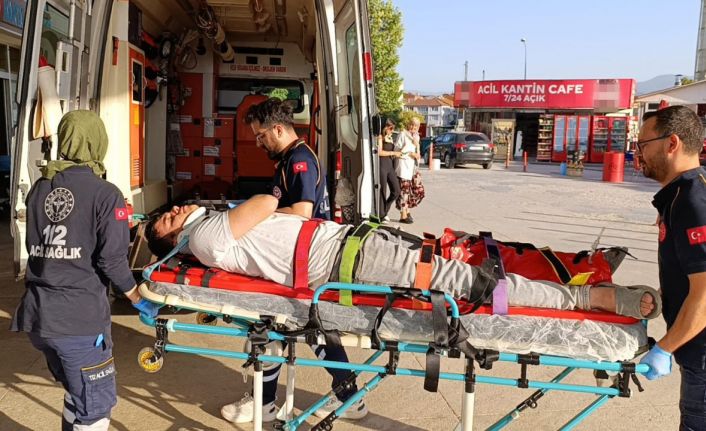 Mesai arkadaşını çekiçle darbetti