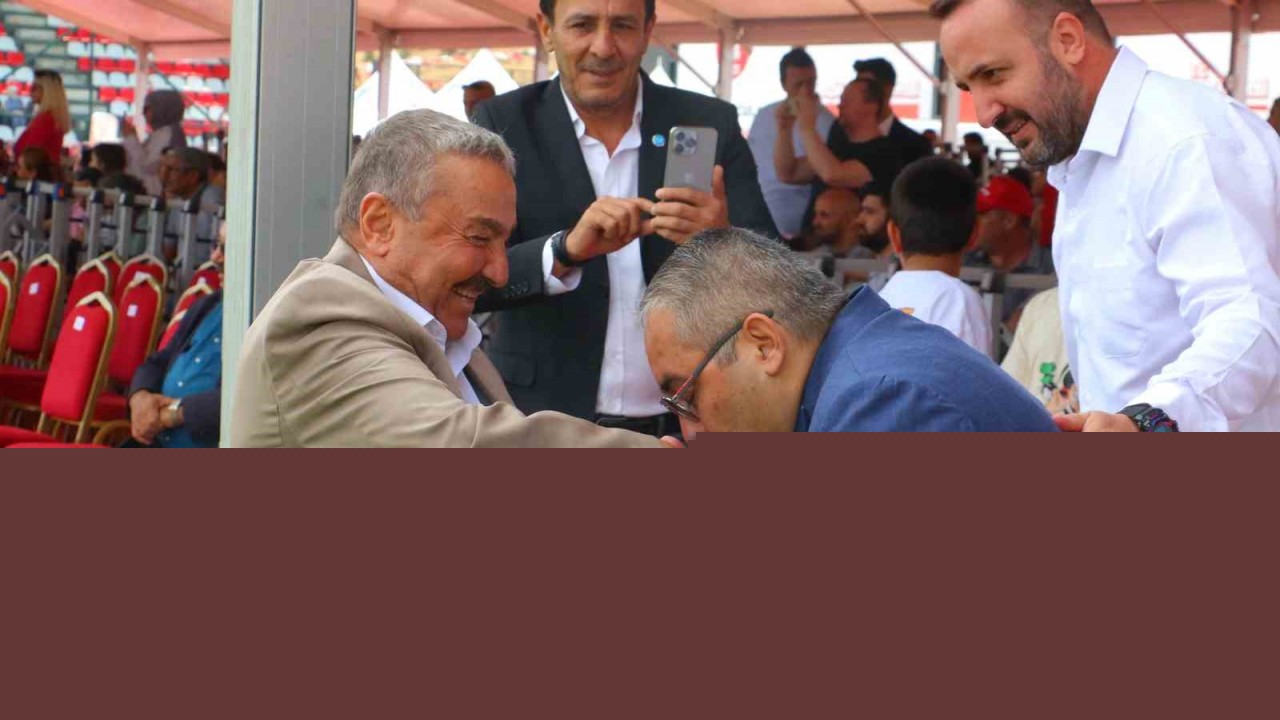 Mesut Özarslan: "Mindere giden sporcular karakucak harmanlarından geçiyor"