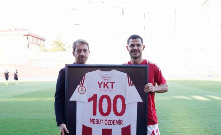 Mesut Özdemir, Pendikspor formasıyla 100. maçına çıktı