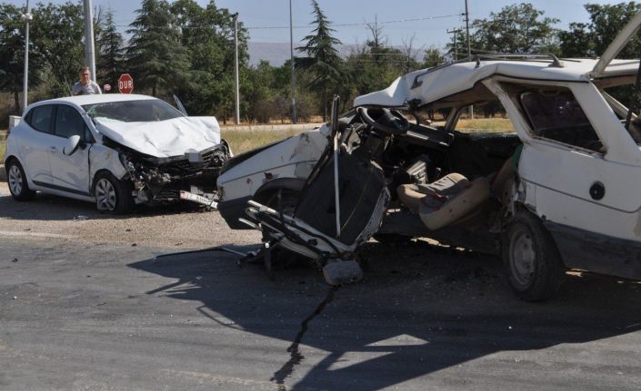Metrelerce sürüklenip takla atan araçta bulunan sürücü ağır yaralandı
