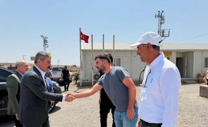 Milletvekili Tatar, Cizre-Silopi yol şantiyesinde incelemede bulundu