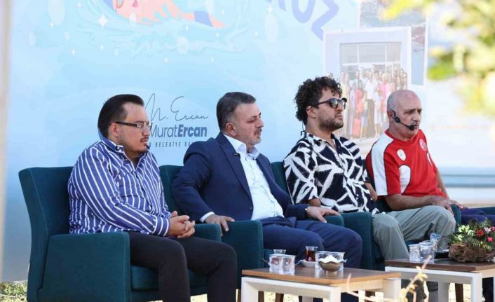 Milli yüzücü Hamit Demir, başarı hikayesini Sincan’da paylaştı