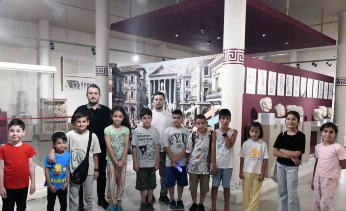 Minik arkeologlar müzeleri keşfediyor