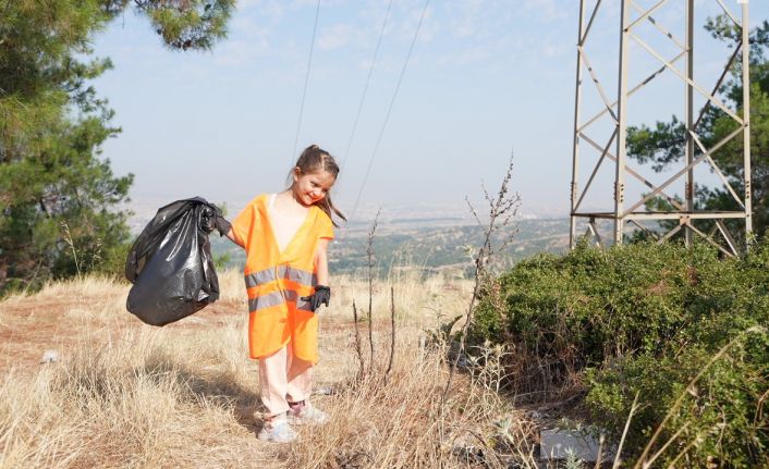 Minik Zeynep’ten büyüklere çevre dersi