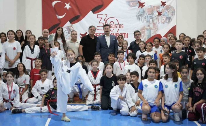 Minikler Taekwondo Şampiyonası Yenişehir’de yapıldı