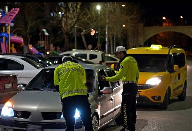 Modifiye ve abartı egzoz denetiminde 42 sürücüye ceza, 10 araç trafikten men