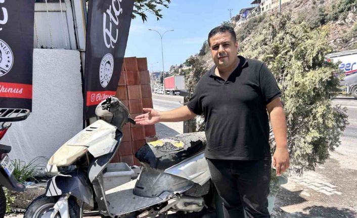 Motoru çalamayınca hız göstergesini çalan hırsız kamerada
