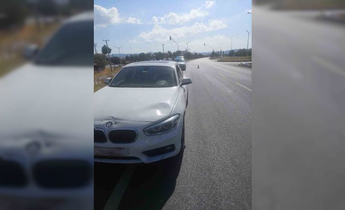 Motosiklet ile otomobil kavşakta çarpıştı: 1 yaralı