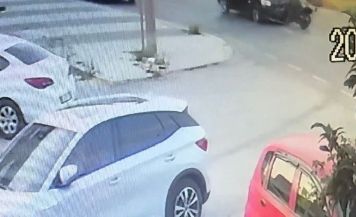 Motosikletle kafa kafaya çarpıştı ardından cipe çarptı: 1 ölü