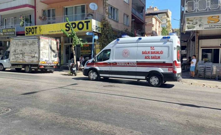 Motosikletle otomobil çarpıştı: 1 yaralı