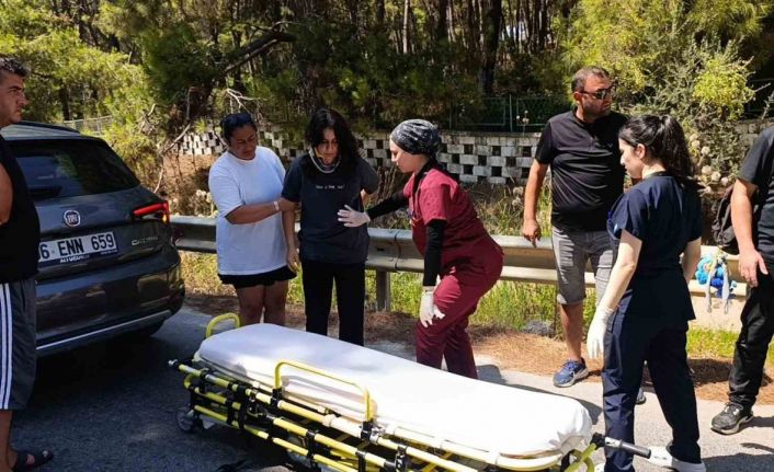 Motosikletle otomobil çarpıştı: 2 yaralı