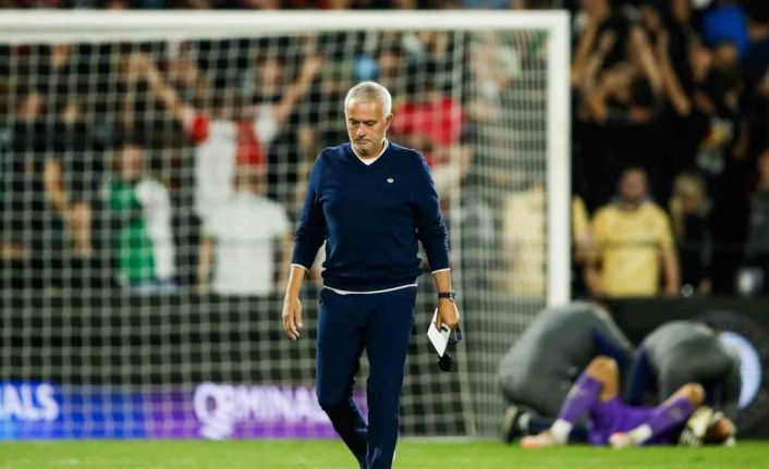 Mourinho: "Taraftarlarımızın da desteğiyle turu geçeceğimize inanıyorum"
