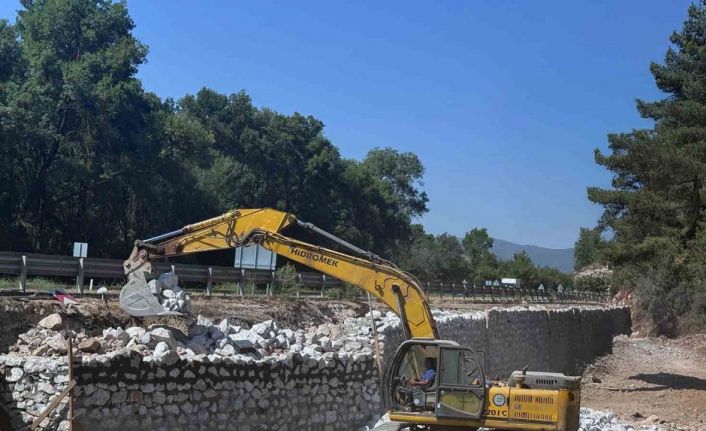 Muğla’da yollar sanat yapılarıyla güçleniyor
