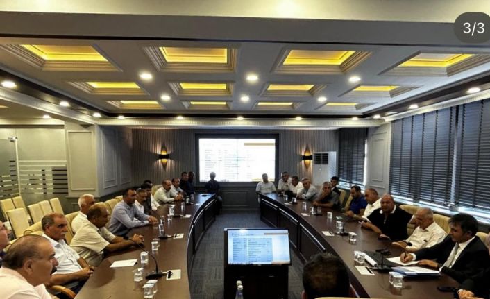 Muhtarlar, İl Özel İdaresi Genel Sekreteri Çarman’ı valiye şikayet etti