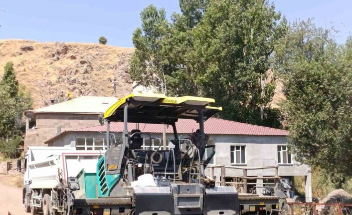 Muş’ta BSK yol yapım çalışmaları sürüyor