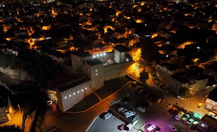 Müzeler geceleri de ziyarete açık