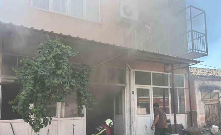 Nazilli’deki ekmek fırınında çıkan yangın panikletti