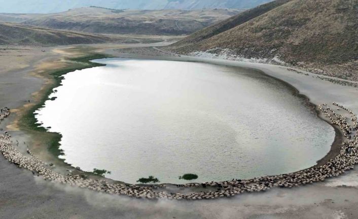 Nemrut’ta toz bulutu içinde görsel şölen