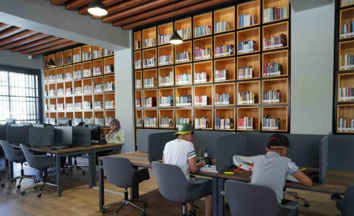 Niğde’de Yaşar Kaplan Kütüphanesi ve Dr. Müzeyyen Toker Kadın Yaşam Merkezi açıldı