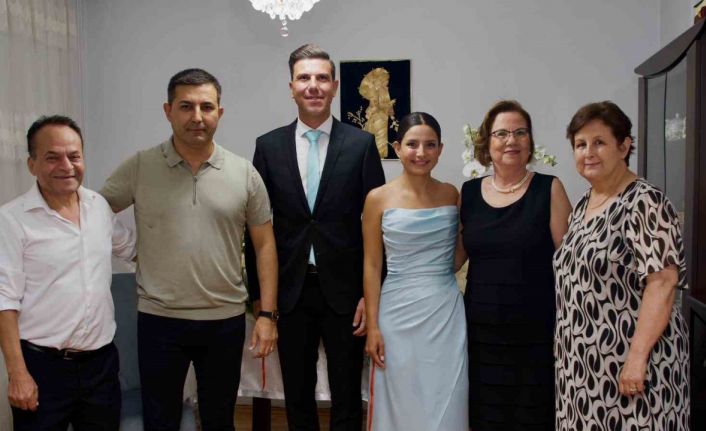 Nişan yüzüklerini Başkan Günel taktı