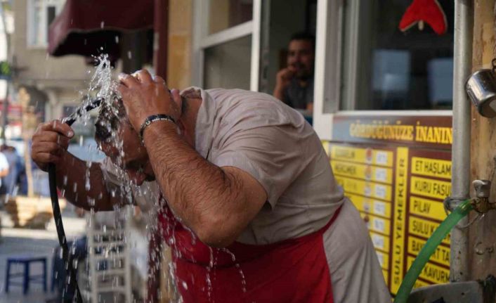 Ocak başından hortum başına: Bayburt’ta kavurucu sıcağa ‘hortumlu’ çözüm