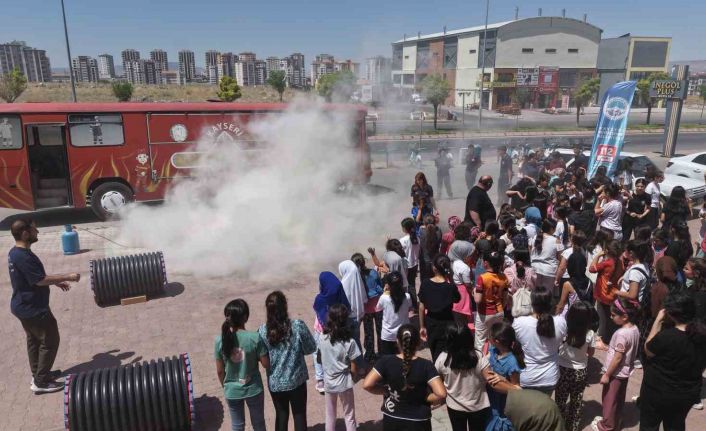 Öğrencilere afet güvenlik eğitimi verildi