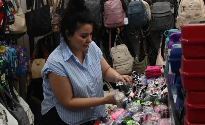 Okul çantası fiyatları 250 ile 4 bin TL arasında değişiyor