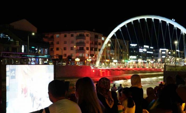 Önce film gösterimi, ardından söyleşi