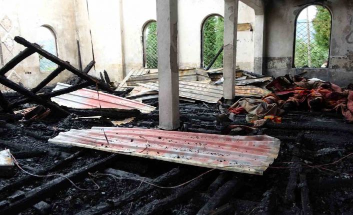 Ordu’da 60 yıllık cami küle döndü