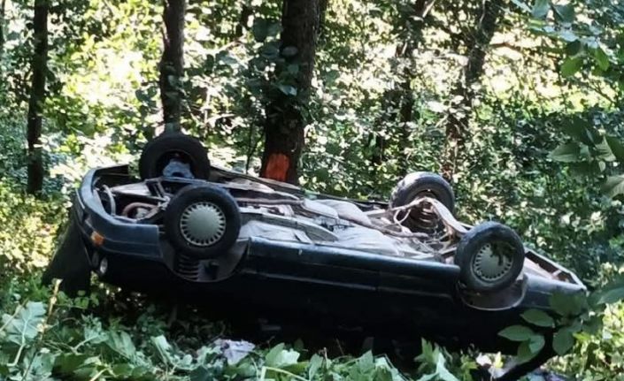 Ordu’da otomobil ormanlık alana yuvarlandı: 3 yaralı