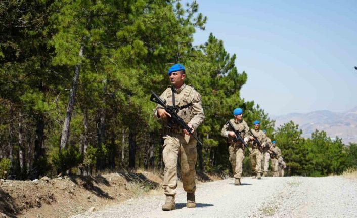 Orman yangınına karşı jandarma komandoların gözü yeşil doğada