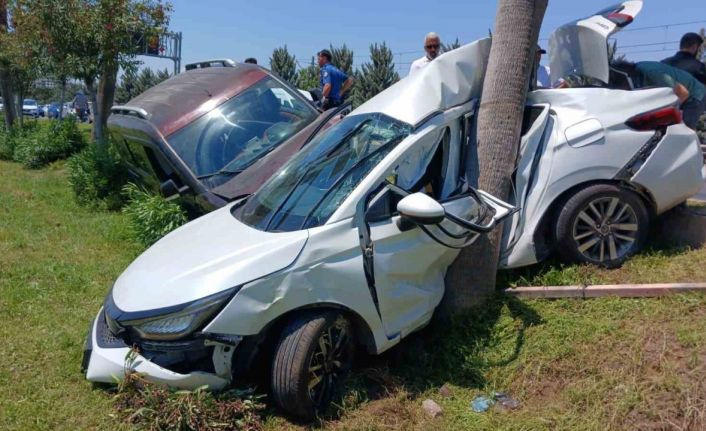 Ortalığı savaş alanına çevirdi: Önce 3 araca ardından sivil polis aracına çarptı: 2 polis yaralı
