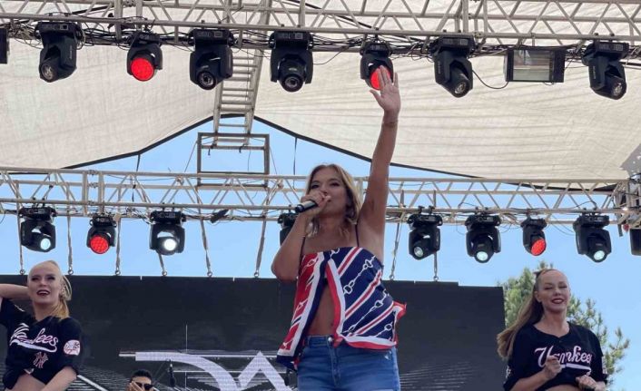 Osmaniye Zorkun Çocuk Şenliği’nde Demet Akalın rüzgarı