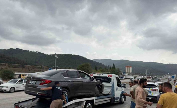 Osmaniye’de iki otomobil çarpıştı: 3 yaralı