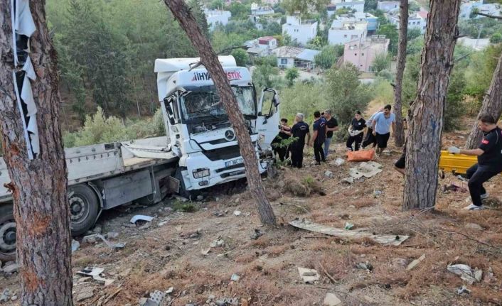 Osmaniye’de şarampole savrulan tır sürücüsü yaralandı