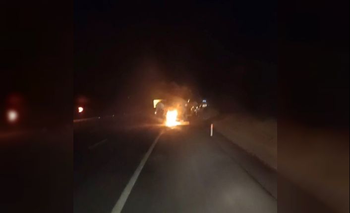 Osmaniye’de seyir halindeki tanker yandı