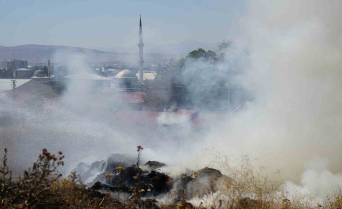 Ot yangına itfaiyeden zamanında müdahale
