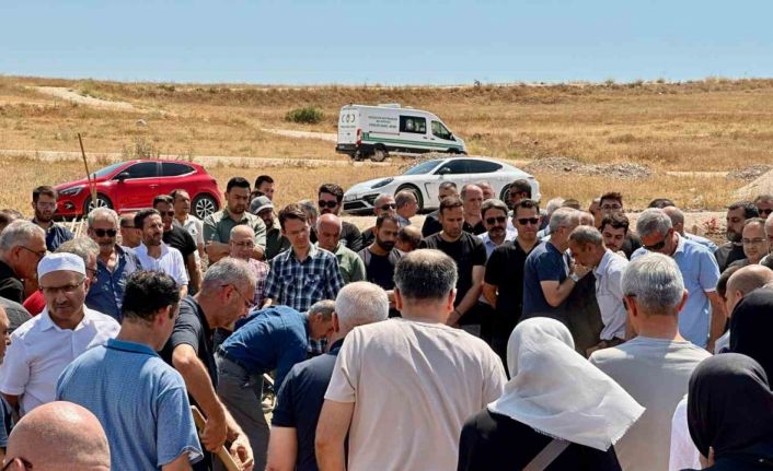 Otel havuzunda boğulan 9 yaşındaki çocuk Eskişehir’de toprağa verildi