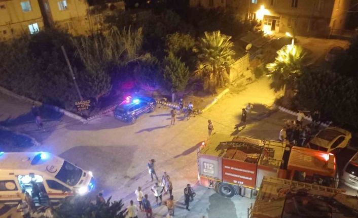 Otelde çıkan yangında dumandan etkilenen 11 kişi hastaneye kaldırıldı