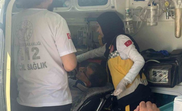 Otomobil ile kamyon çarpıştı: 1 yaralı