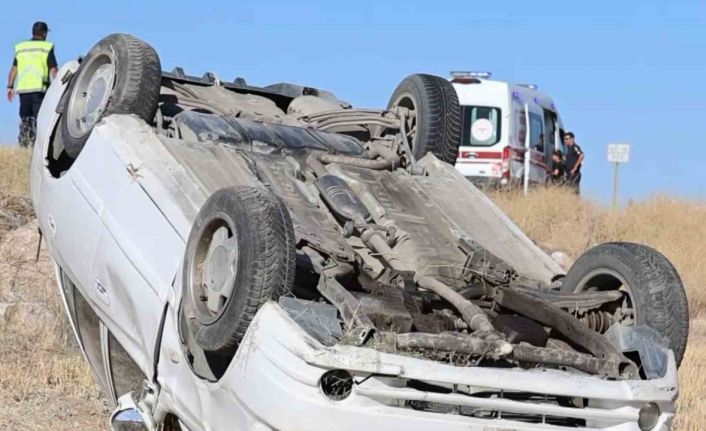 Otomobil şarampole takla attı: Anne ile kızı ölümden döndü