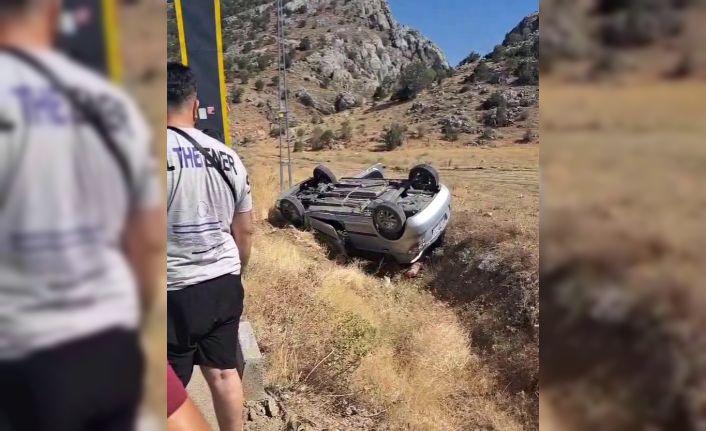 Otomobil şarampole yuvarlandı: 2 yaralı