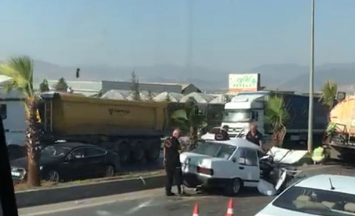 Otomobil tankere çarptı sürücü ağır yaralandı