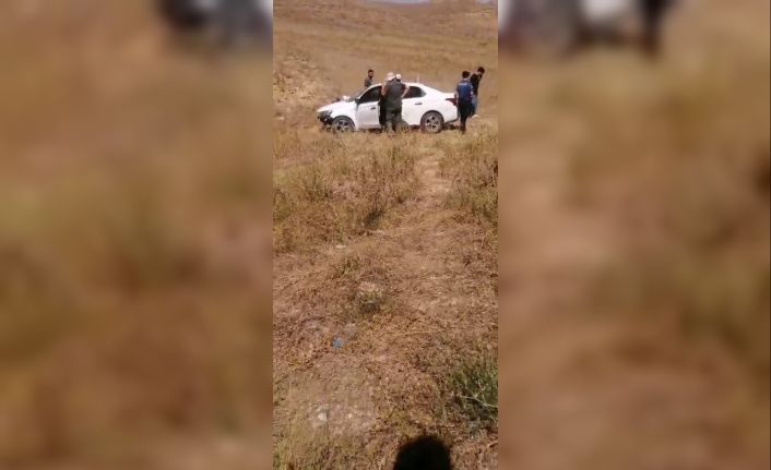 Otomobil tarlaya uçtu, 1 yaralı