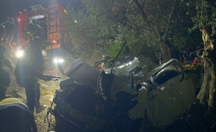 Otomobil zeytin bahçesine uçtu: 2 ölü, 1 yaralı