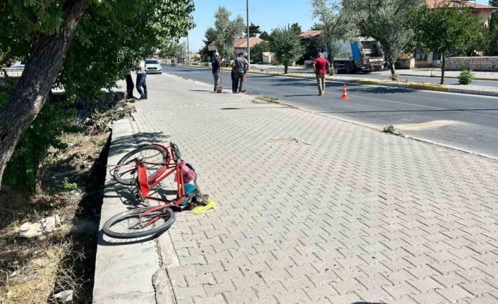 Otomobilin çarptığı bisiklet sürücüsü yaşamını yitirdi