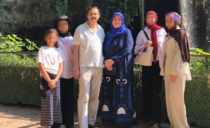 Otomobiliyle evine dönmek isteyen aileye dehşeti yaşattılar