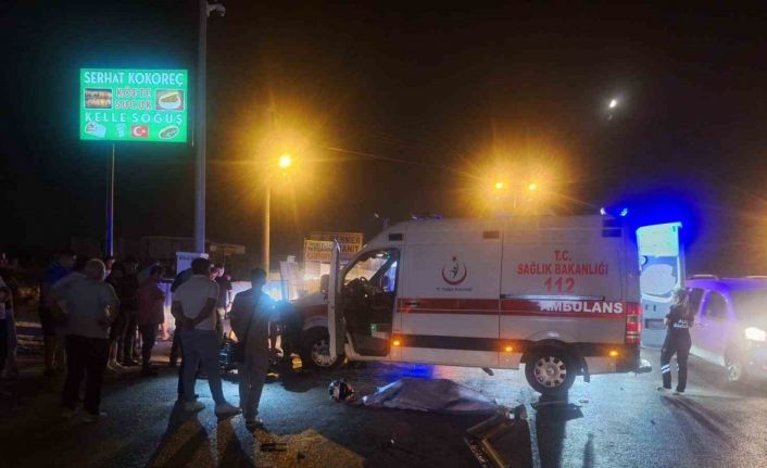 Otomobille çarpışan motosikletin genç sürücüsü hayatını kaybetti