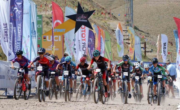 Palandöken’in zirvesinde pedal çevirdiler