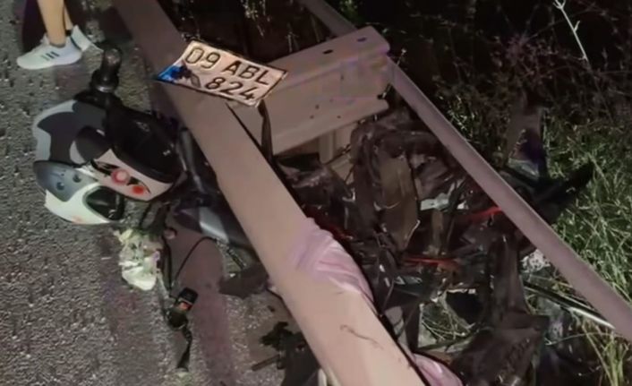 Paramparça olan motosikletin sürücüsü hatsaneye kaldırıldı